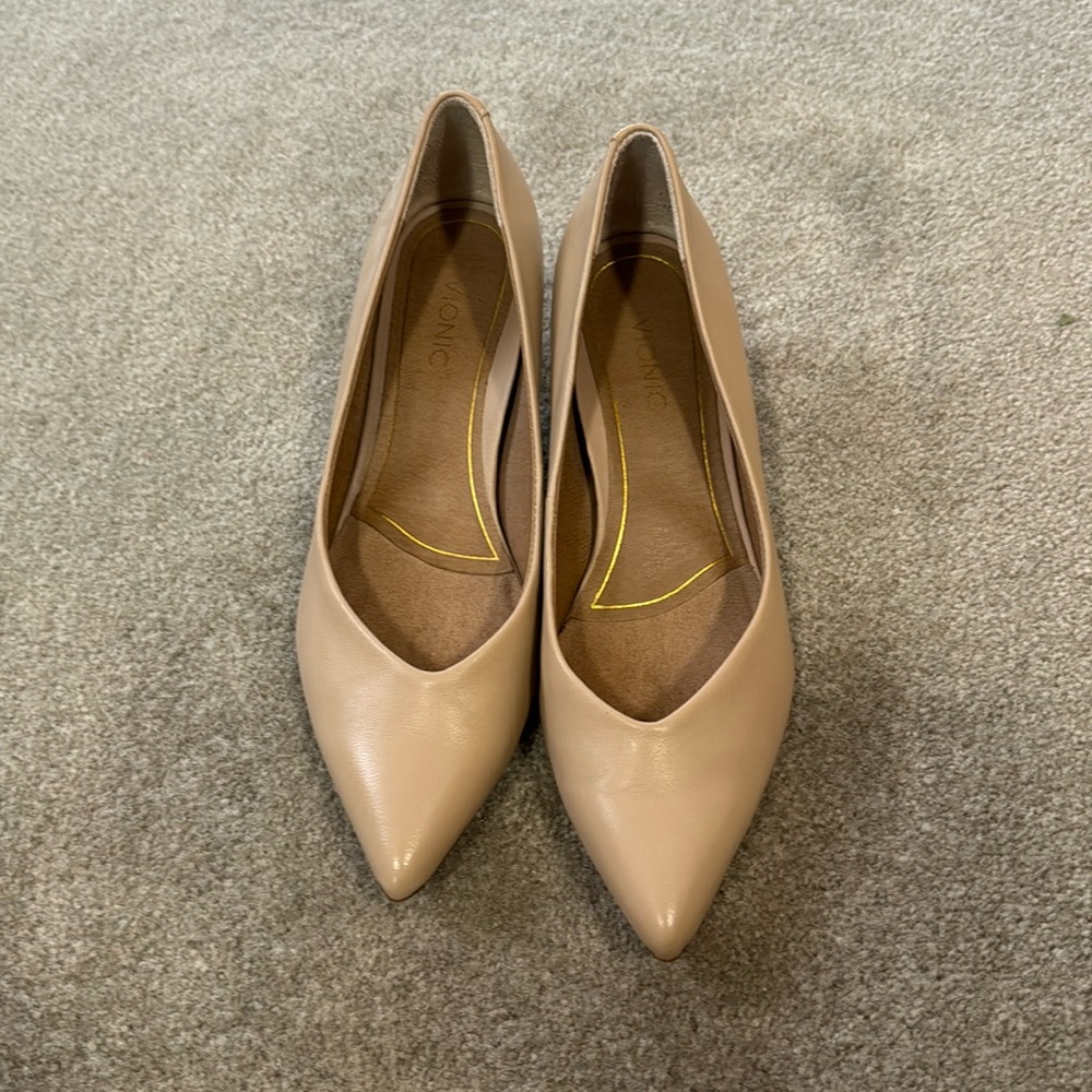 Vionic kitten heel Josie